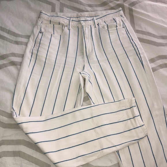 American Eagle Outfitters Denim - American Eagle mom jeans